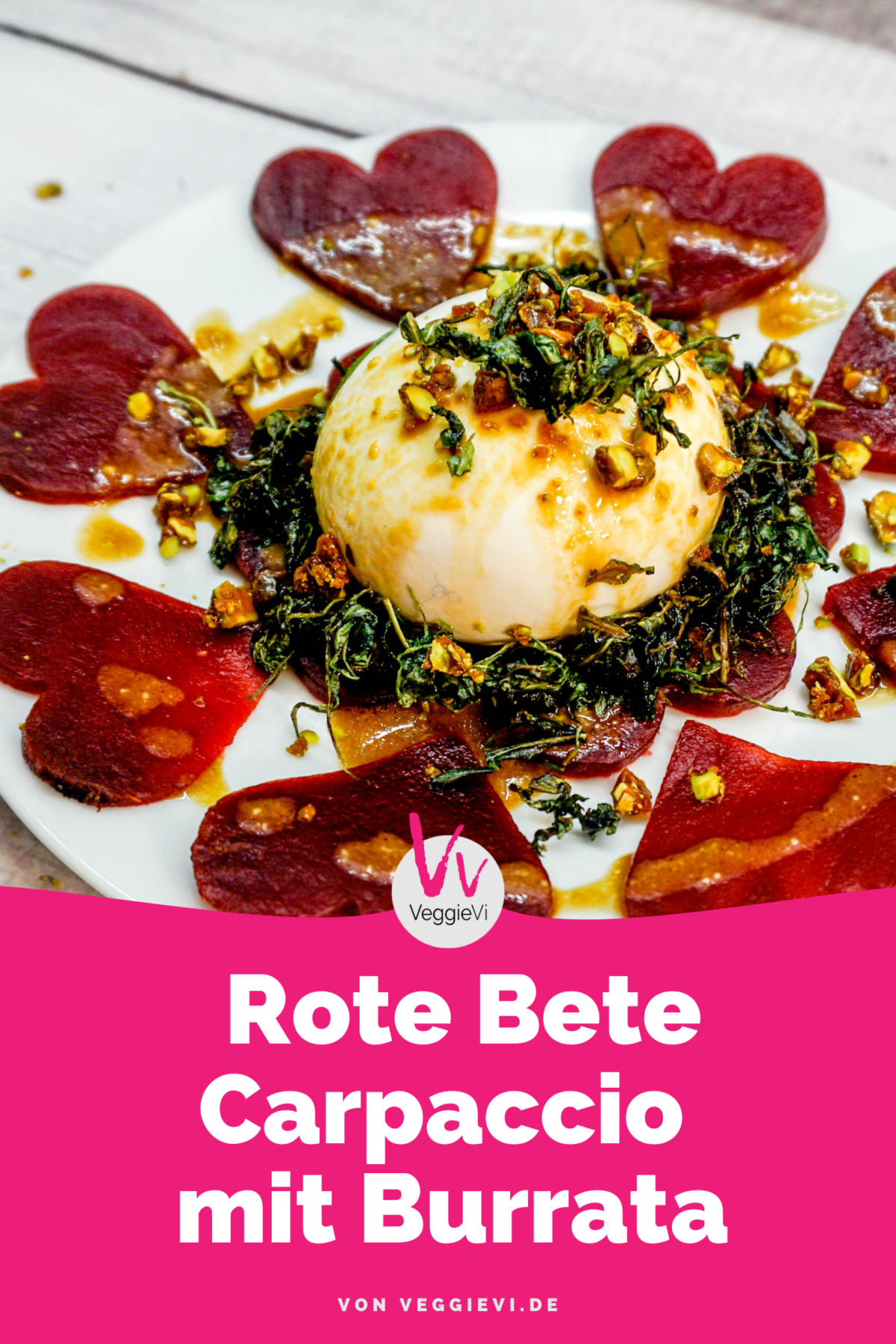Rote Bete Carpaccio mit Burrata und karamellisierten Pistazien ... Rote Bete Carpaccio mit Burrata und karamellisierten Pistazien ...
