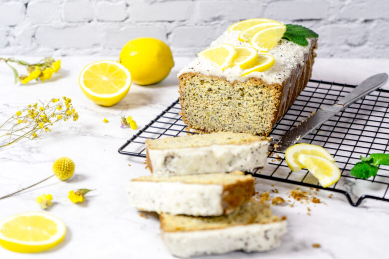 veganer Zitronenkuchen mit Mohn